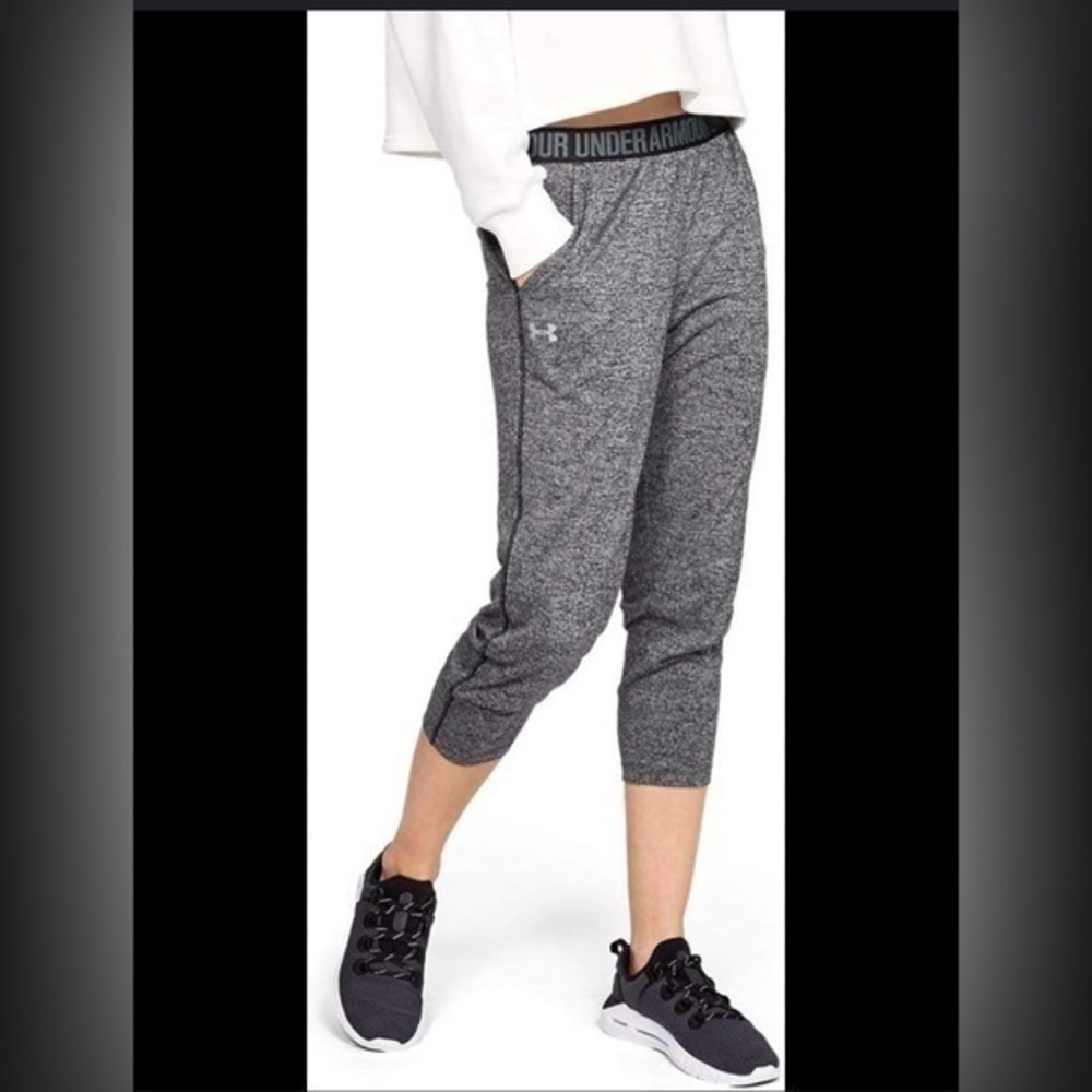 Under Armour HeatGear Play Up UA Tech Capri Pants XS Gray/Black Pockets